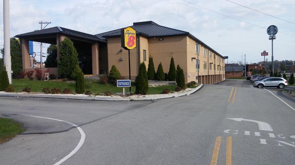 Super 8 By Wyndham Somerset Exterior photo