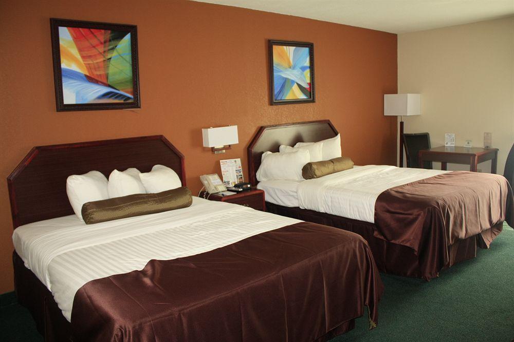 Super 8 By Wyndham Somerset Exterior photo