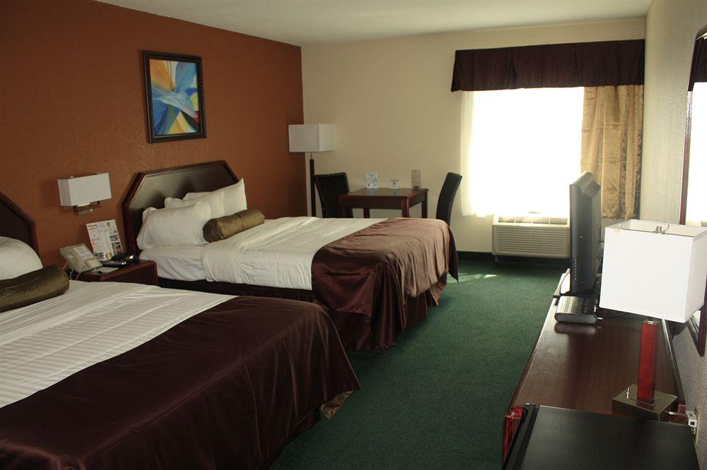 Super 8 By Wyndham Somerset Exterior photo