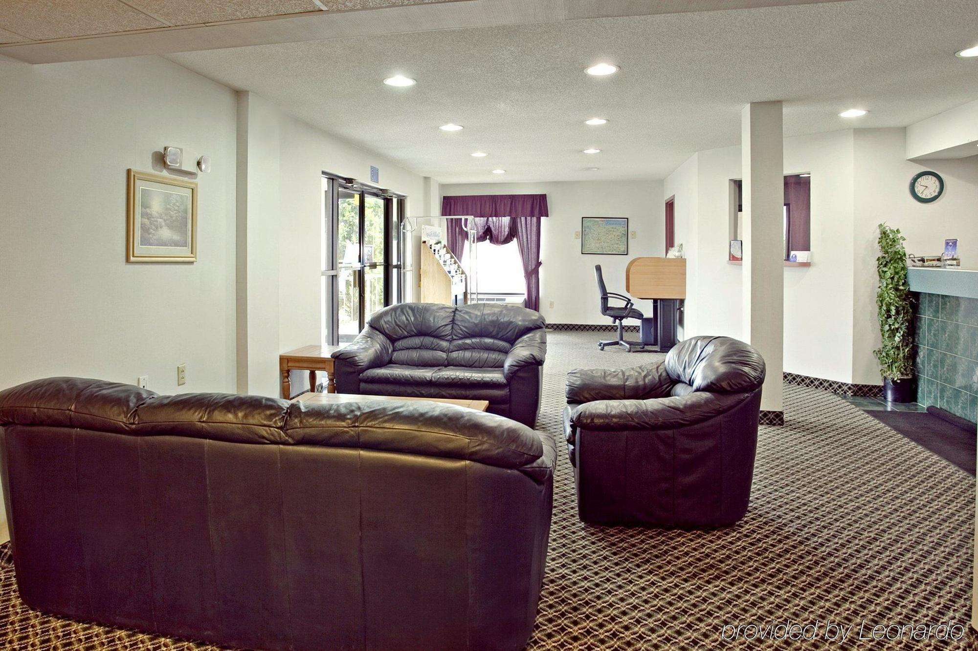Super 8 By Wyndham Somerset Exterior photo