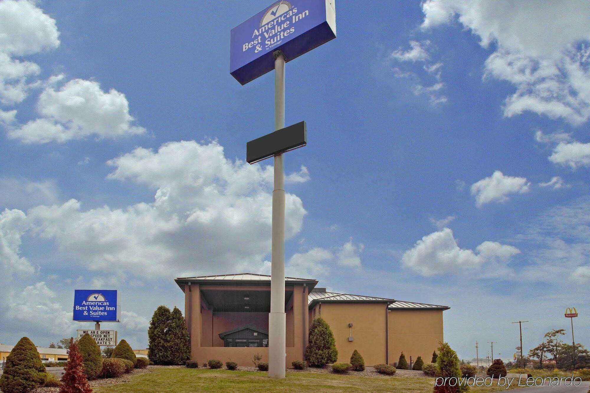 Super 8 By Wyndham Somerset Exterior photo
