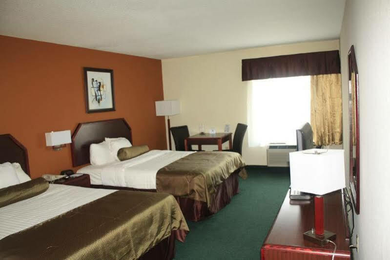 Super 8 By Wyndham Somerset Exterior photo